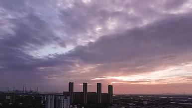 4K实拍唯美城市朝霞日出延时摄影视频的预览图